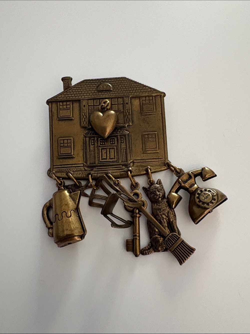 Vintage-Inspired House Charm Brooch in Brass Tone - Decorative Women’s Brooch